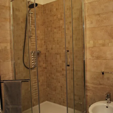 Paradiso Couette-café 3*