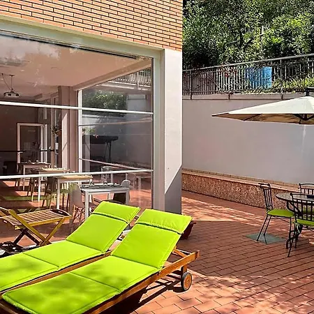 Paradiso Bed & Breakfast 3*